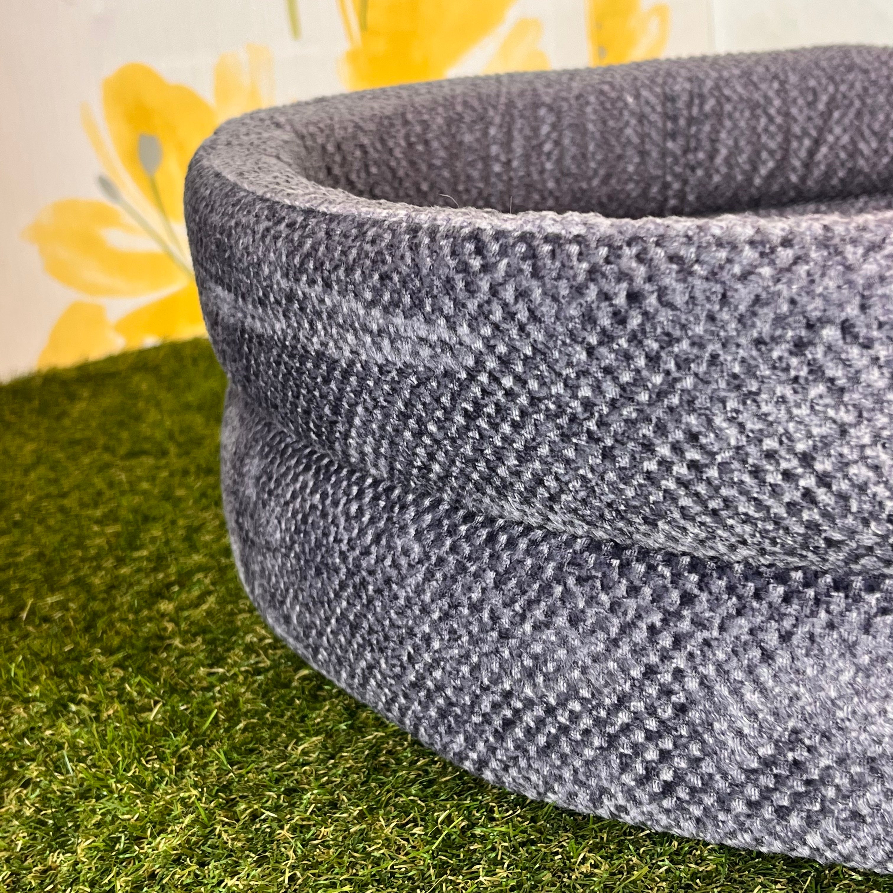 PANIER ROND AVEC PAPILLON POUR CHAT OU CHIEN COULEUR GRIS FONCÉ